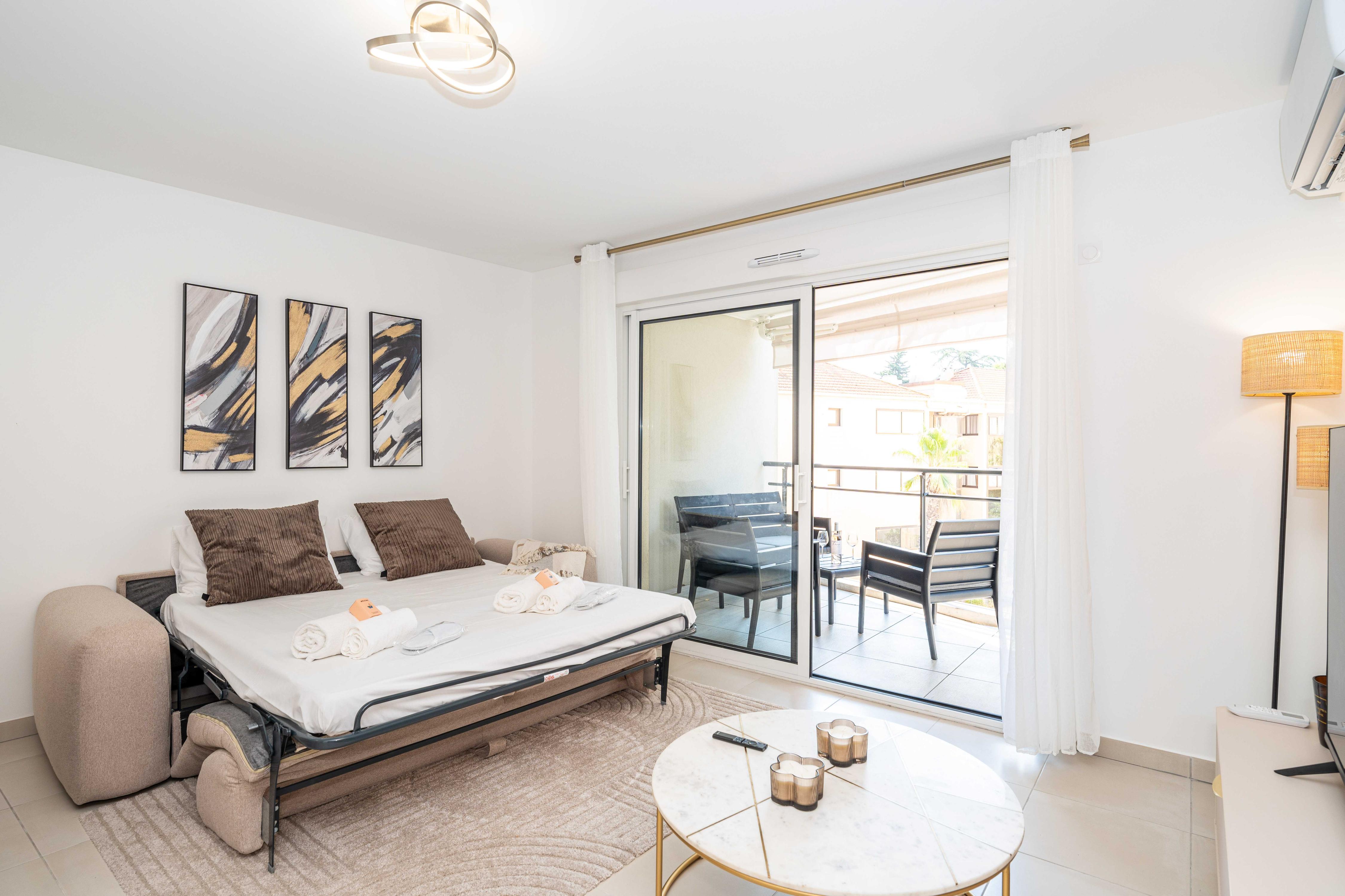 Modern apartment with terraces, parking - Cannes - Tap to explore photos