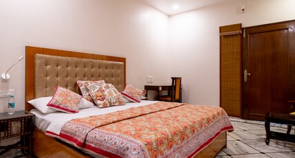 All Seasons Heritage Homestay Room Type - Deluxe Room No Window