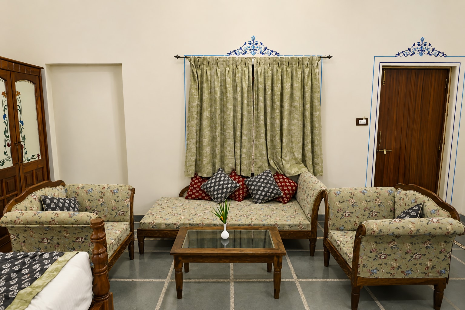 Jai Niwas Palace & Resort Kumbhalgarh - Tap to explore photos