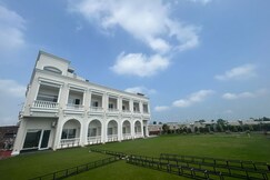 The Hidden Creek Resort