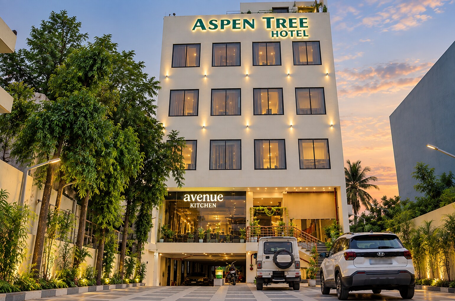 Aspen Tree Hotel - Tap to explore photos
