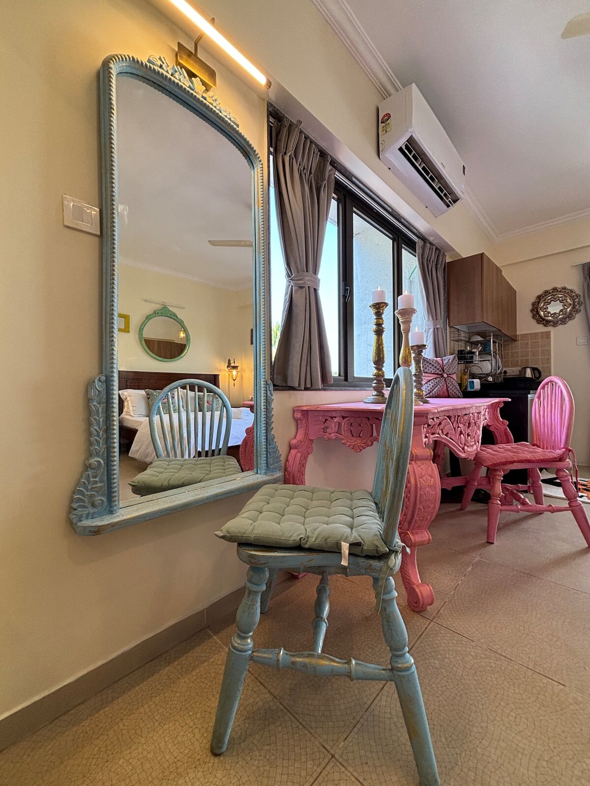 Baga Seawinds Luxury Studio Pool Walk To Beach - Tap to explore photos