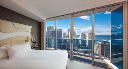 Hilton Surfers Paradise Hotel & Residences Room Type - KING HILTON GUESTROOM