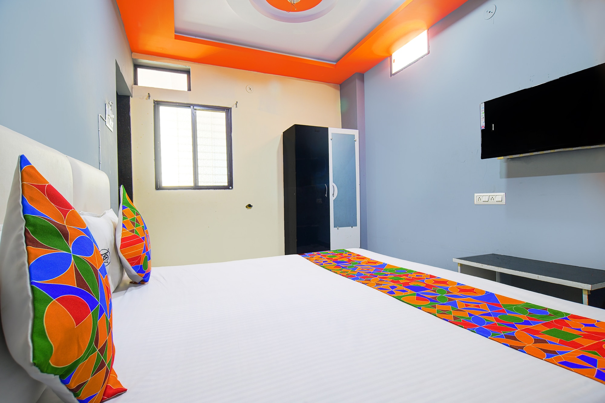 FabHotel Shree Moti Palace - Tap to explore photos
