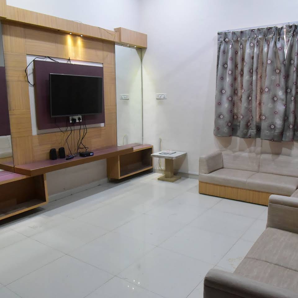 In & Out Dormitory - Tap to explore photos