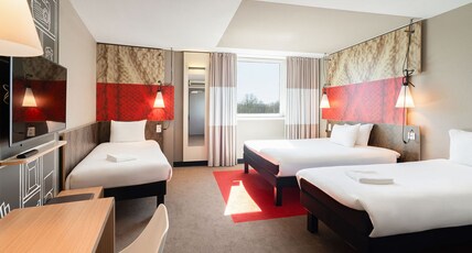 ibis Bern Expo Room Type - Family room with 1 double bed and 2 single beds