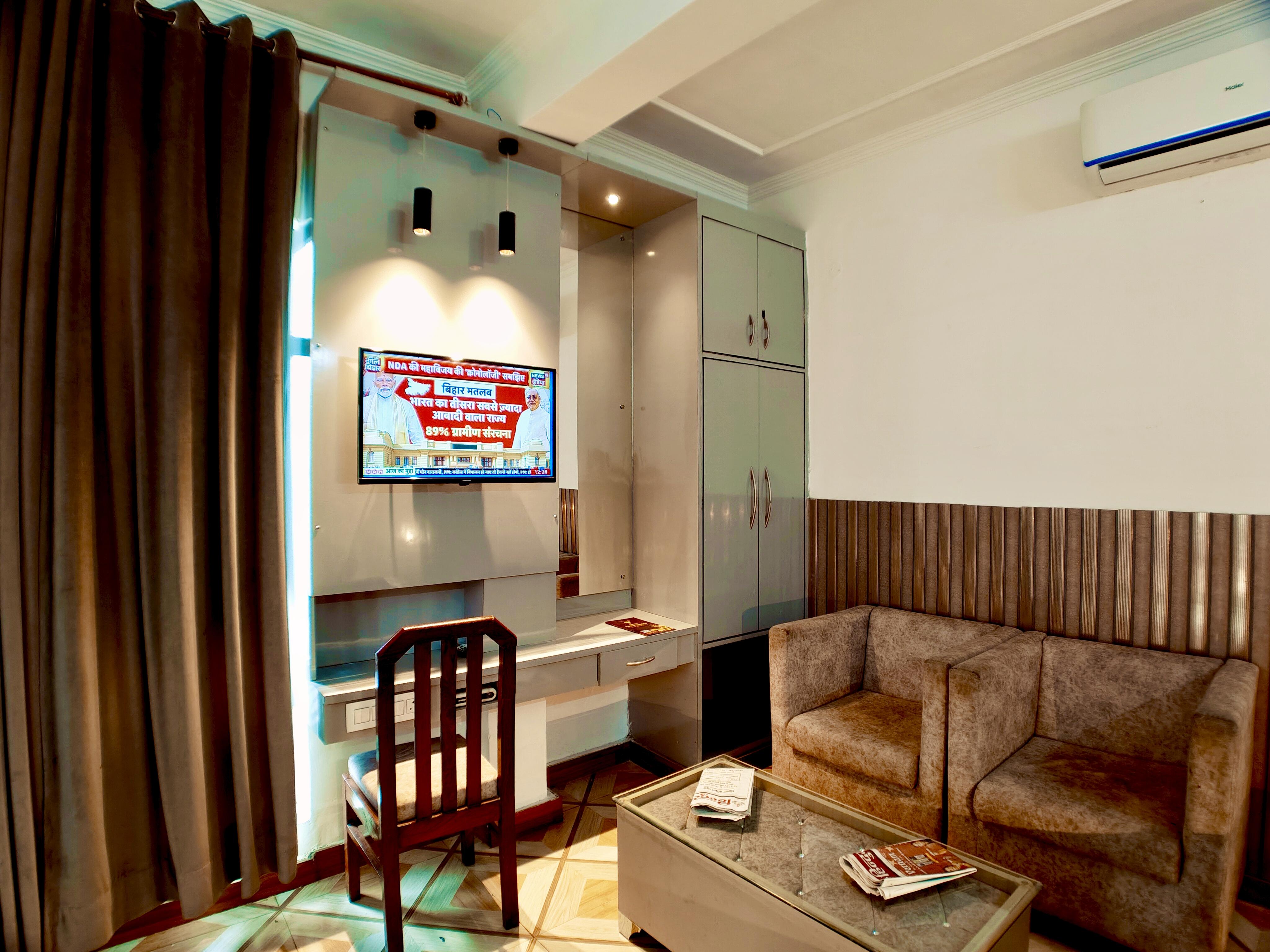 Hotel Ratan Palace - Tap to explore photos