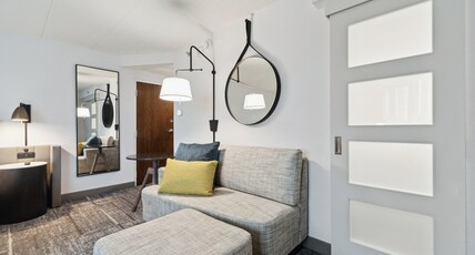 Crowne Plaza Lansing West, an IHG Hotel Room Type - 1 King Corner Worklife Walk in Shower