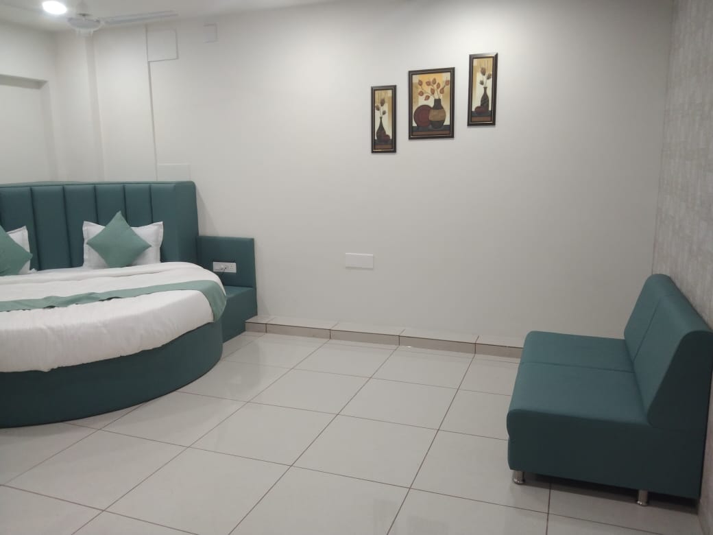 Hotel Md Residency Anand - Tap to explore photos