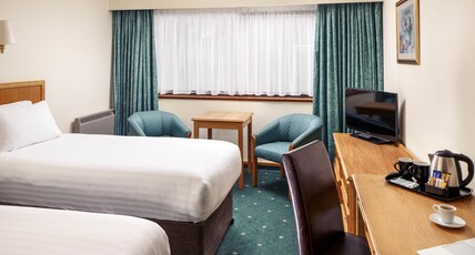 Mercure Livingston Hotel Room Type - Classic family room for 2 adults and 1 child