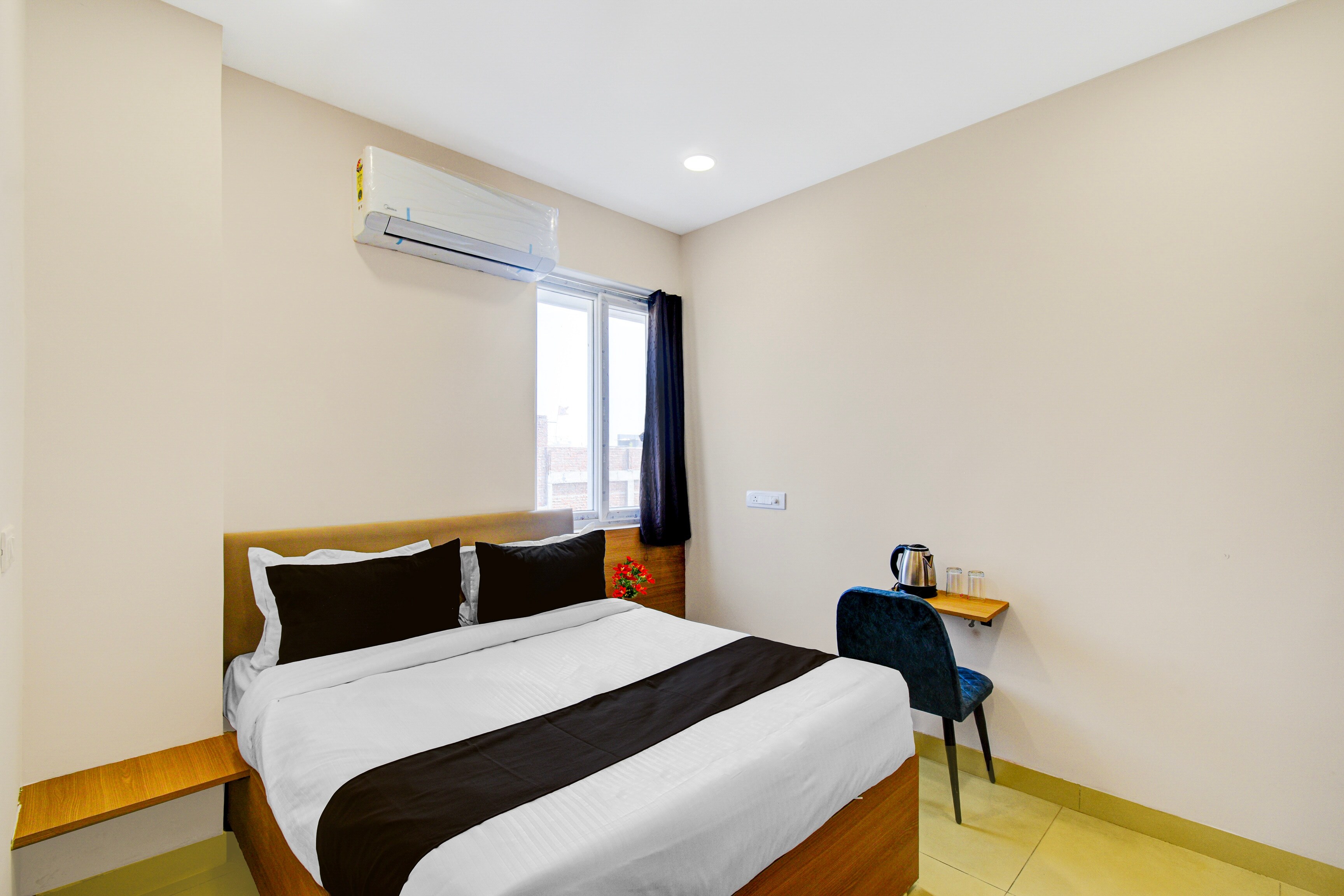 Super Townhouse Suchitra IDA Jeedimetla - Tap to explore photos