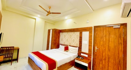 Hotel Hari Inn, Room Type - Super Deluxe Room Hotel Hari Inn, Room Type - Super Deluxe Room