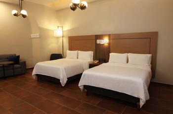 Holiday Inn Veracruz-Centro Historico Room Type - 2 Queen Suite Pool Access