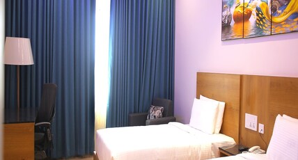 Comfort Inn Kaikaluru Room Type - Deluxe Twin Room