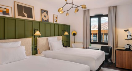 Marty Hotel Bordeaux, Tapestry Collection by Hilton Room Type - TWIN DELUXE ROOM