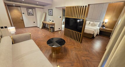 The Fern Residency Mumbai, Pritam Dadar, Series by Marriott Room Type - Hazel Suite, 1 King Bed