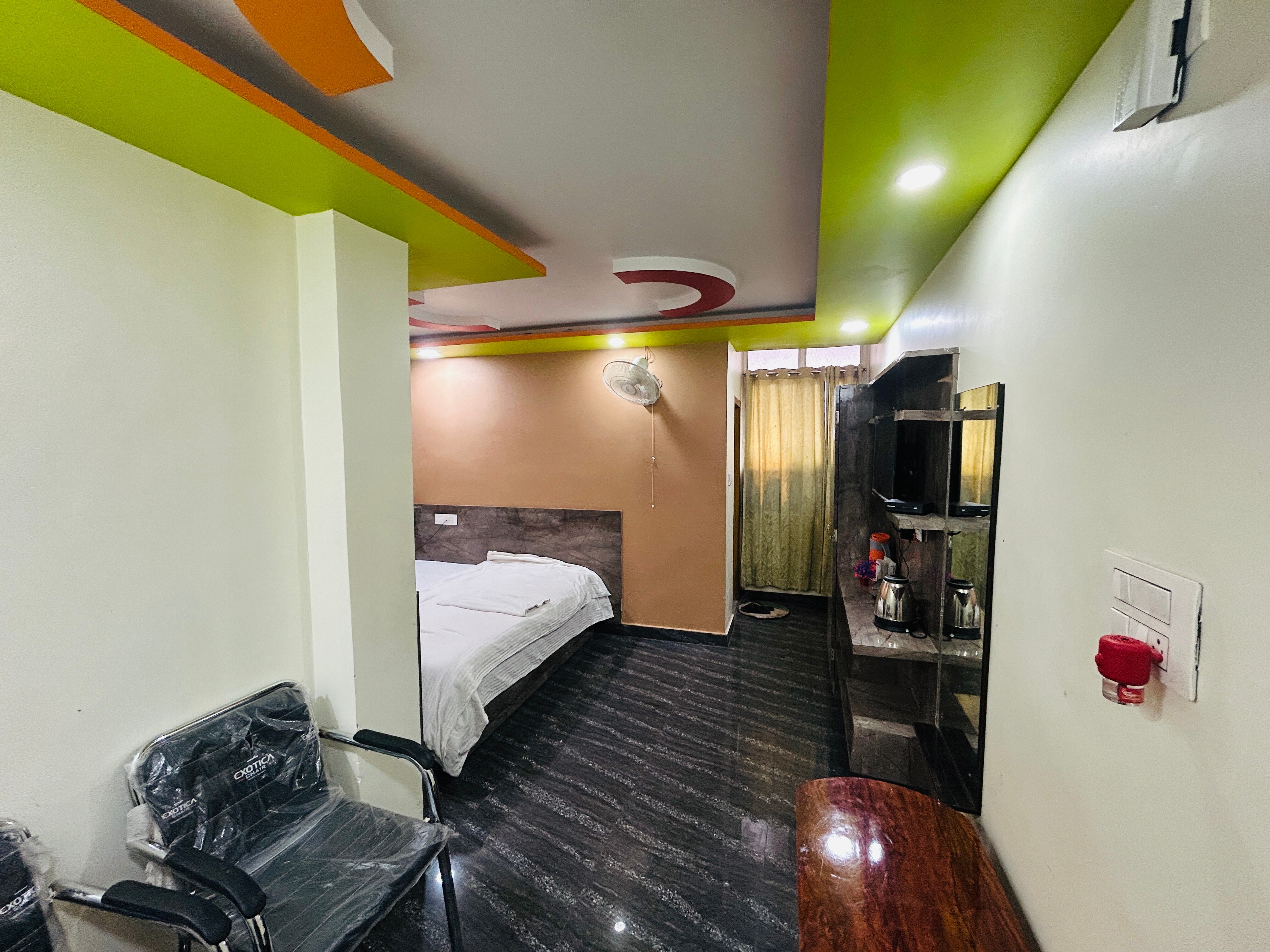 Hotel Royal View International - Tap to explore photos