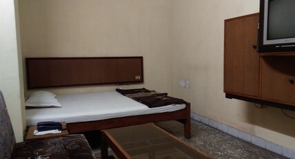 Hotel Balajee Room Type - Deluxe Non AC Room