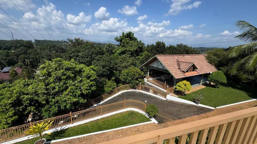 Kallarackal Homes, Where Luxury Meets Space - Tap to explore photos