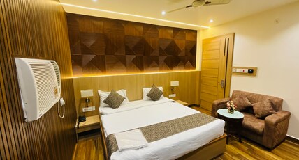 Hotel J K Palace Room Type - SUPERIOR ROOM