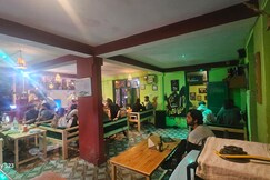 NONSTOP Cafe and Homestay