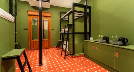 Versailles Backpacker Hostel Room Type - 7 Bed Female Dorm Per Bed