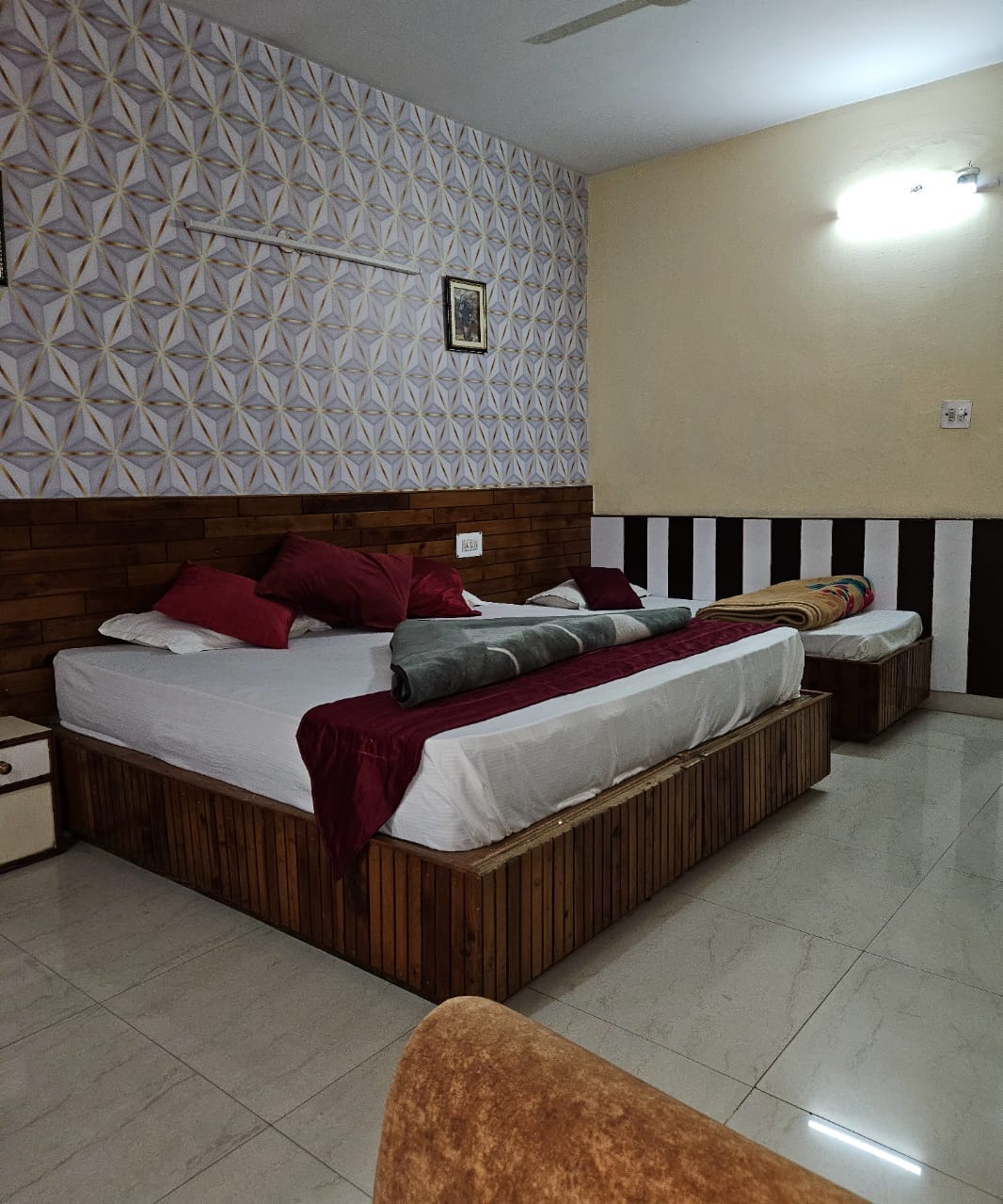 Hotel New Kenilworth International - Tap to explore photos