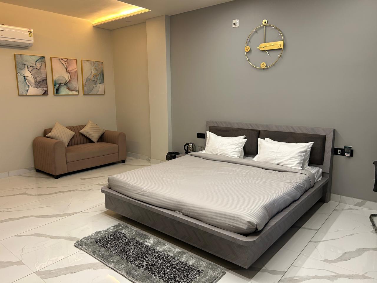Hotel SKY MMD jaipur - Tap to explore photos