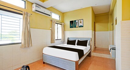 VARADASHREE COMFORT Room Type - Deluxe Room with Air Conditioning