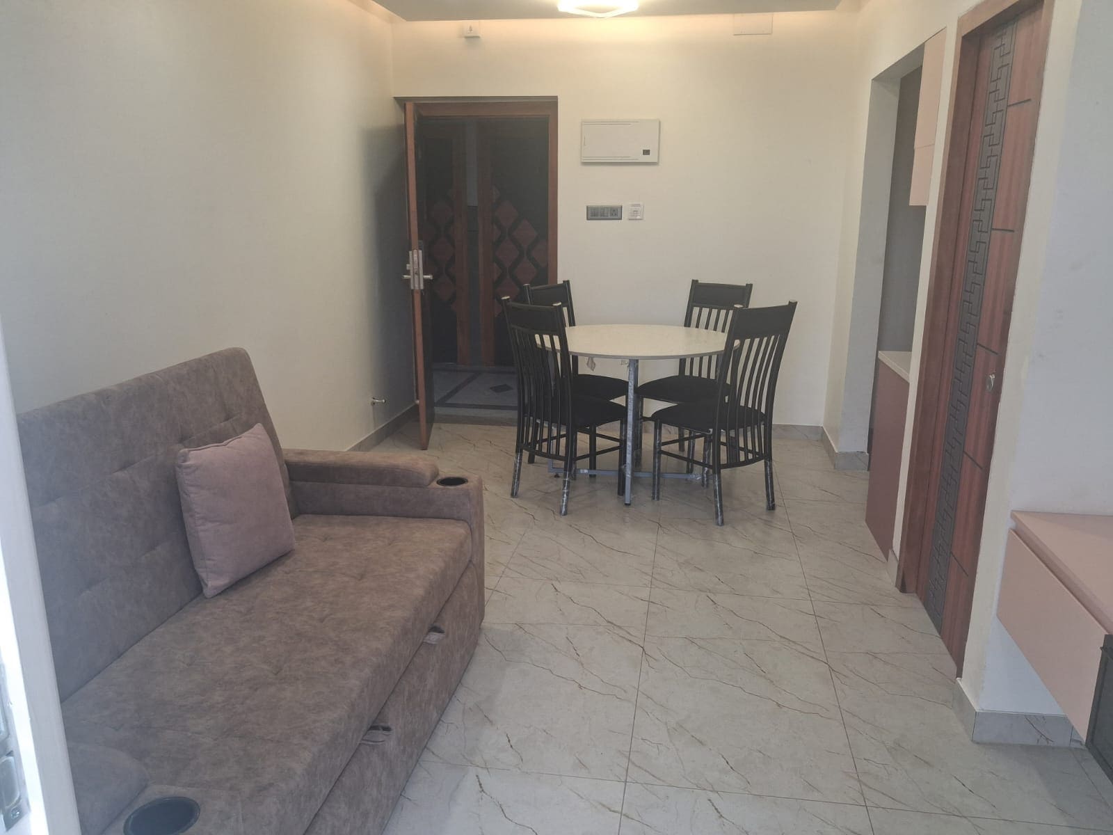 BABUS SERVICED APARTMENTS cbe - Tap to explore photos