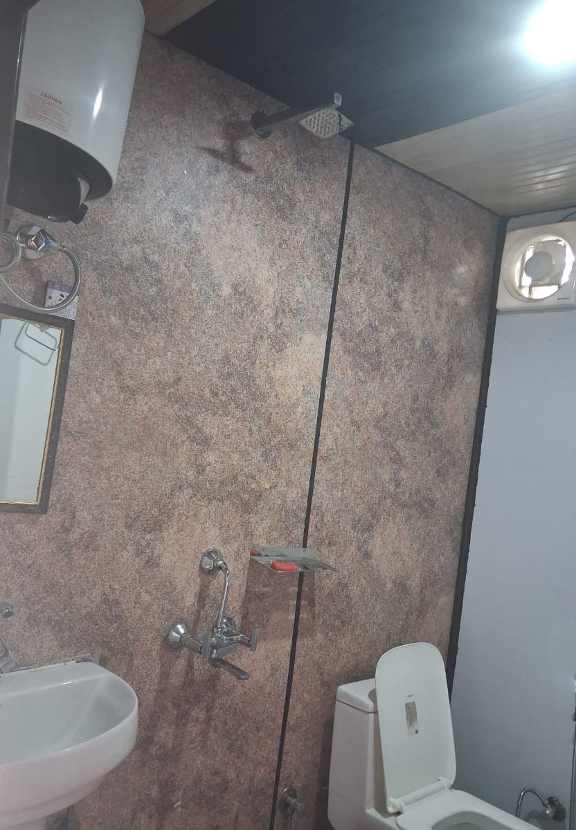 Arohi Homestay - Tap to explore photos