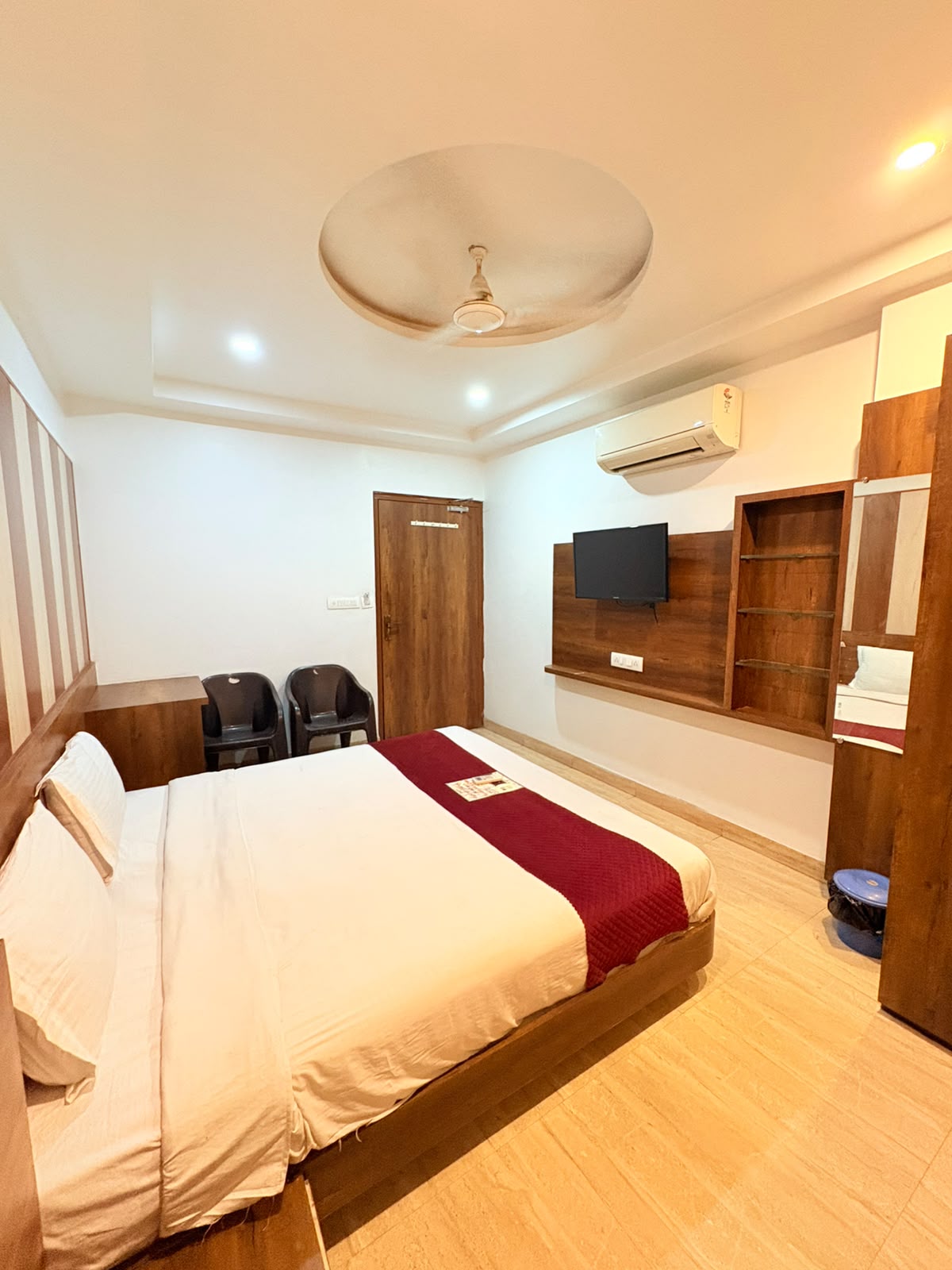 Hotel Udaipur By Divine Inn - Tap to explore photos