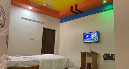 GOLDEN PARK RESIDENCY Room Type - AC DELUXE DOUBLE ROOM