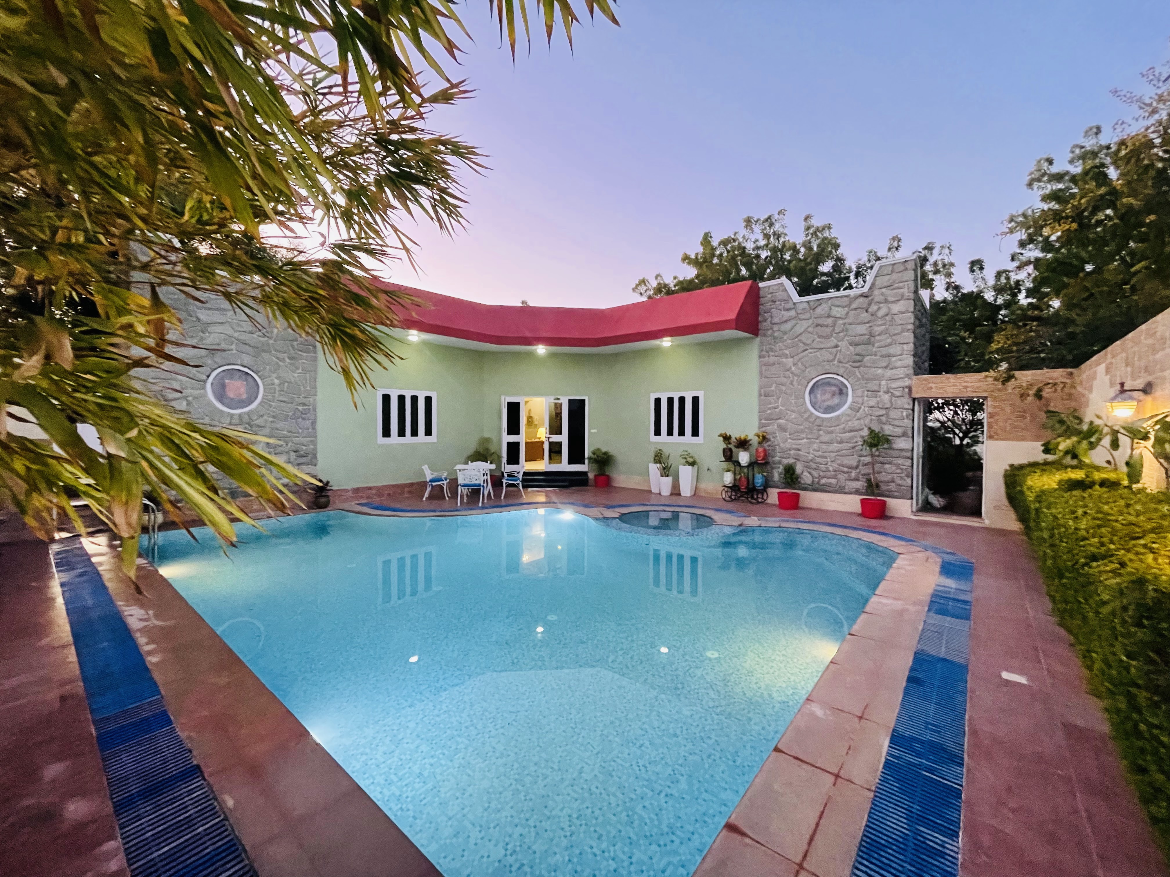 Woodlands Cottage A Luxury stay - Tap to explore photos