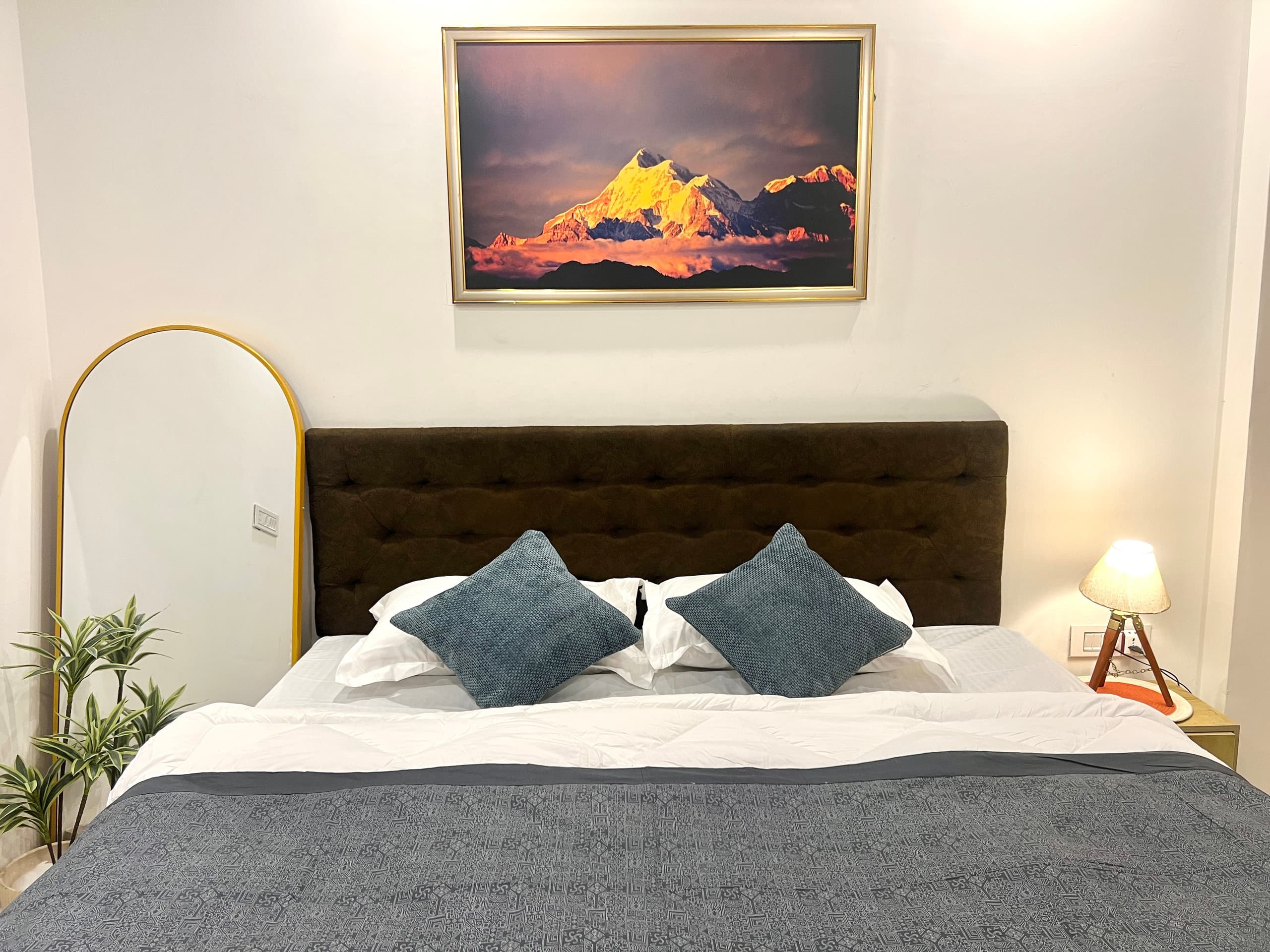 A Calm Stay Near Laxman Jhula - Tap to explore photos