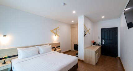 Arawana Regency North Pattaya Room Type - Deluxe King Room