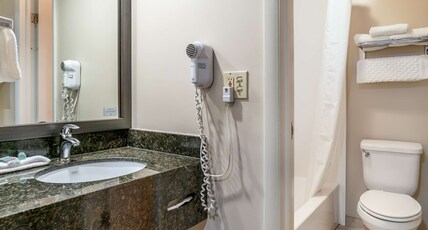 Best Western River Terrace Room Type - 1 King Bed, Non-Smoking, High Speed Internet Access, Interior Room, Refrigerator, Continental Breakf Best Western River Terrace Room Type - 1 King Bed, Non-Smoking, High Speed Internet Access, Interior Room, Refrigerator, Continental Breakf