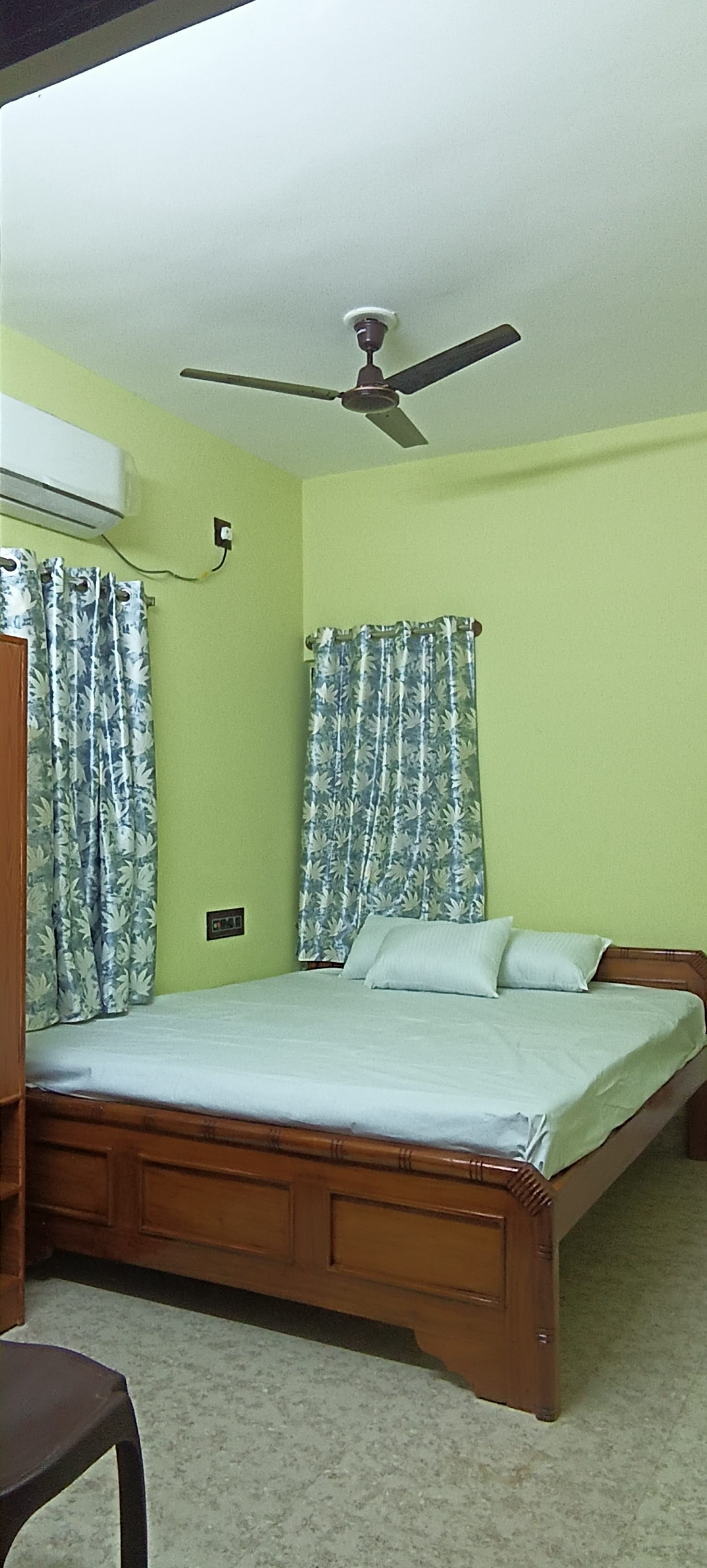 R.K Guest house  - Tap to explore photos