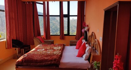Hotel Dagshai view Room Type - Deluxe Room