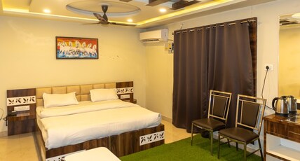 Hotel Krishna Kareli Room Type - Deluxe Room