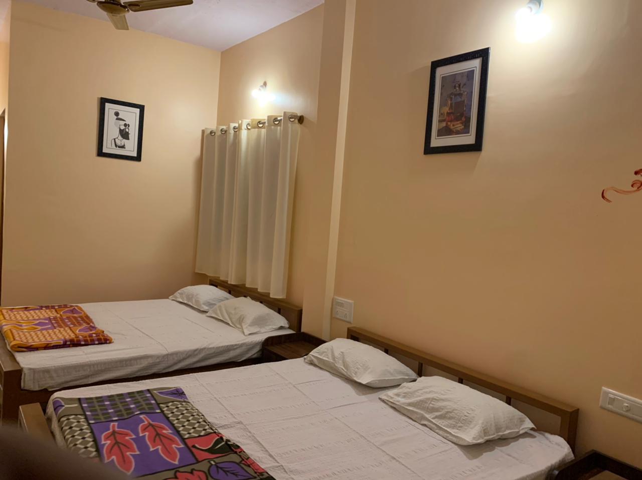 Giri Mandhara Homestay | Rooms & Parking - Tap to explore photos