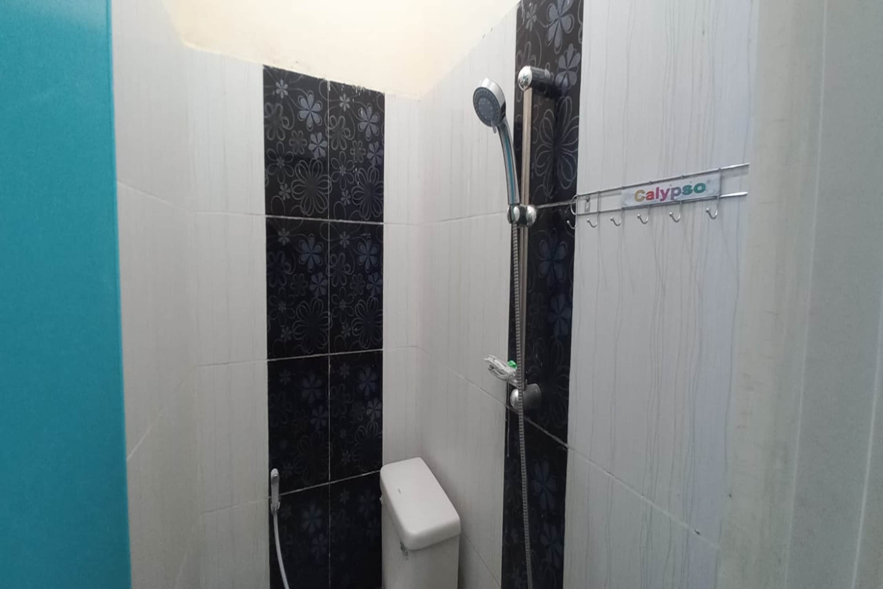 Hotel O Setia Budi Guest House 1 - Tap to explore photos