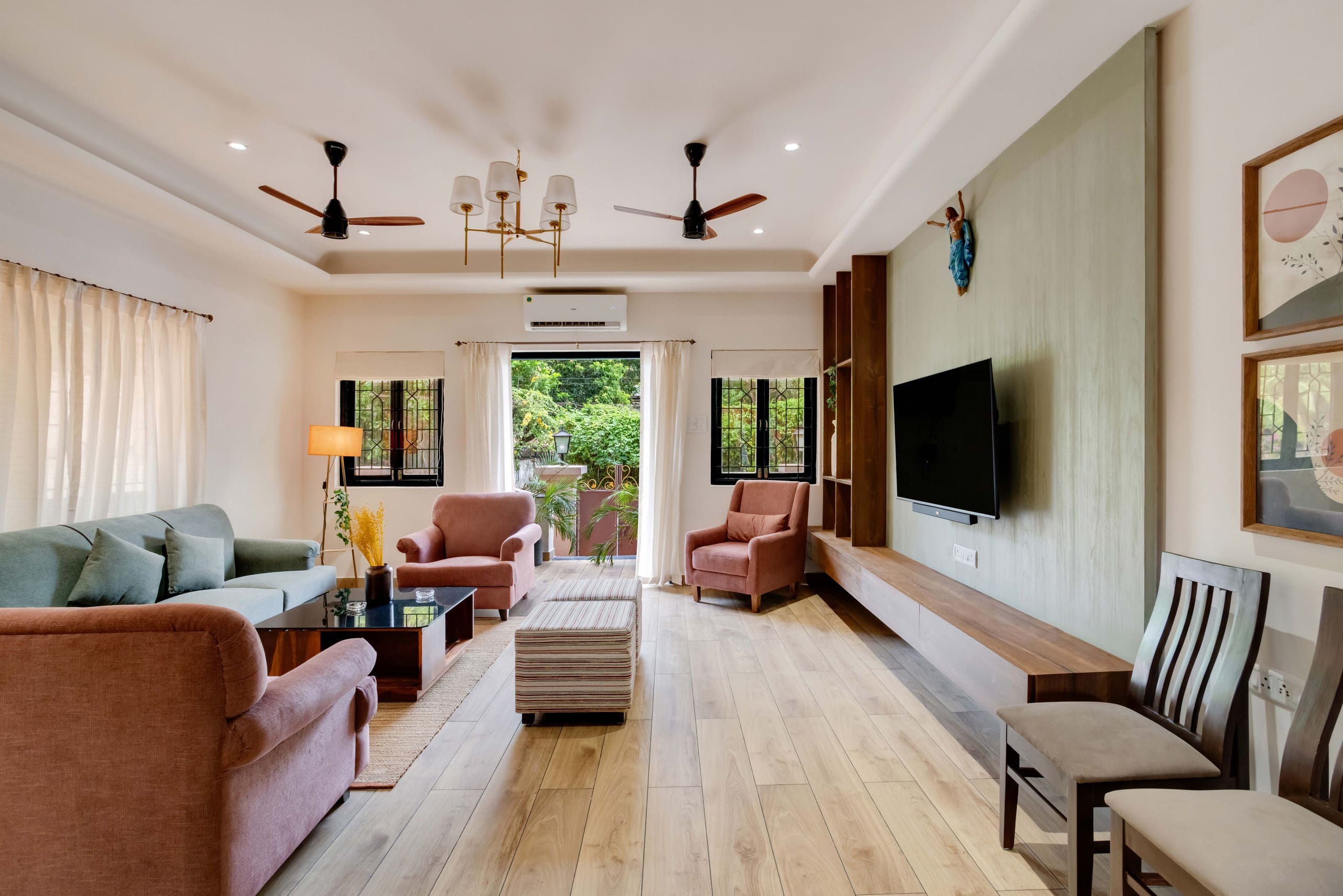 The Oasis Luxury 4BHK Pvt Pool Villa Candolim - Tap to explore photos