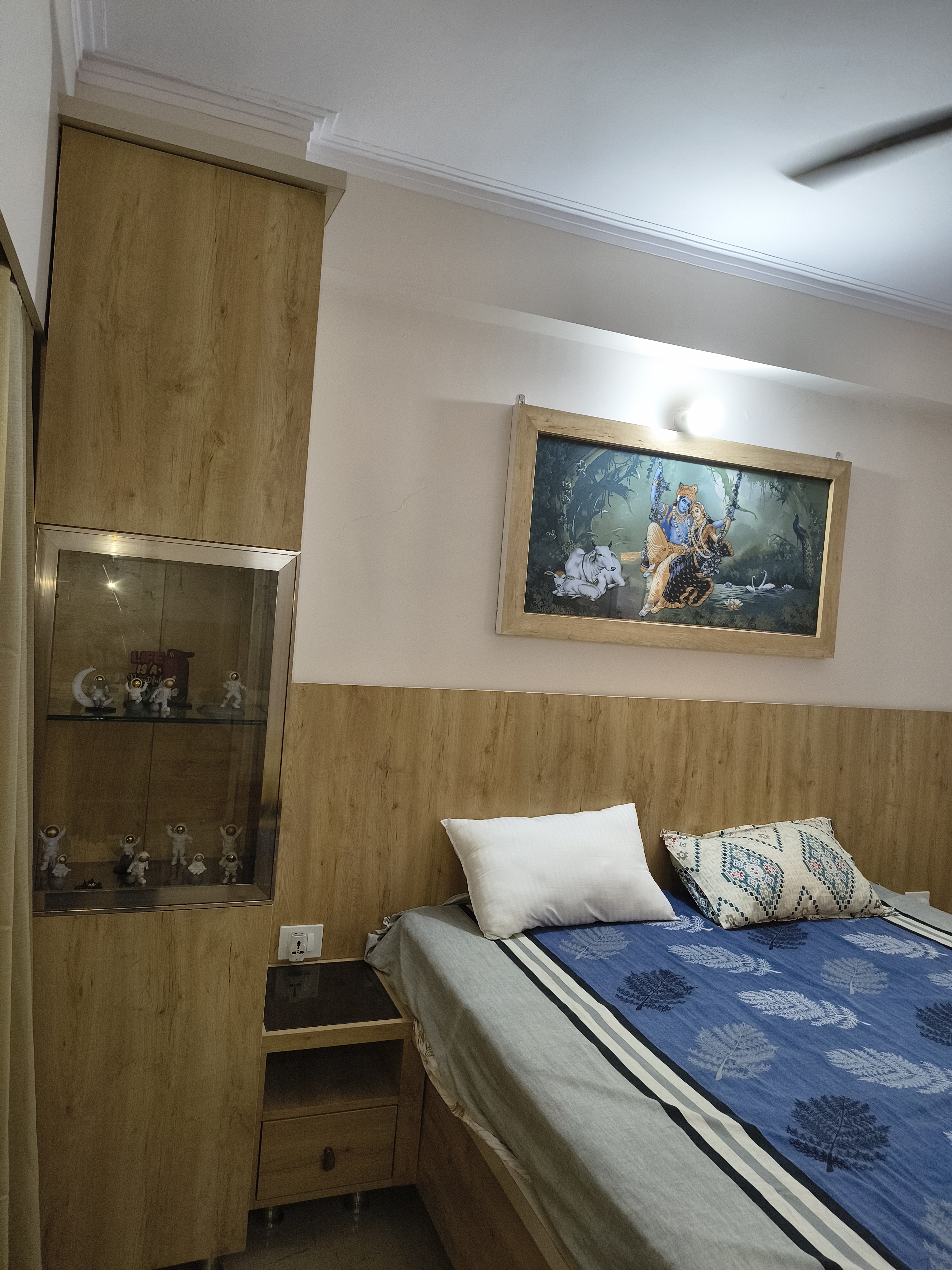 Saviour Park - Tap to explore photos