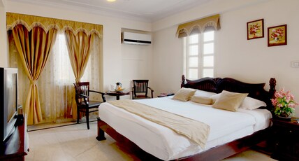 Hari Mahal Palace by Pachar Group Room Type - Deluxe Room (New Modern Wing/Apts)