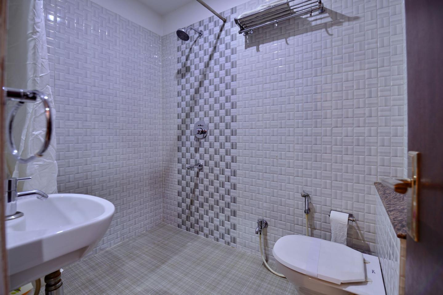 SUGAR PALM.11 HOTEL - Tap to explore photos