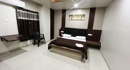 Hotel Raj Heights Room Type - Deluxe Non A/c