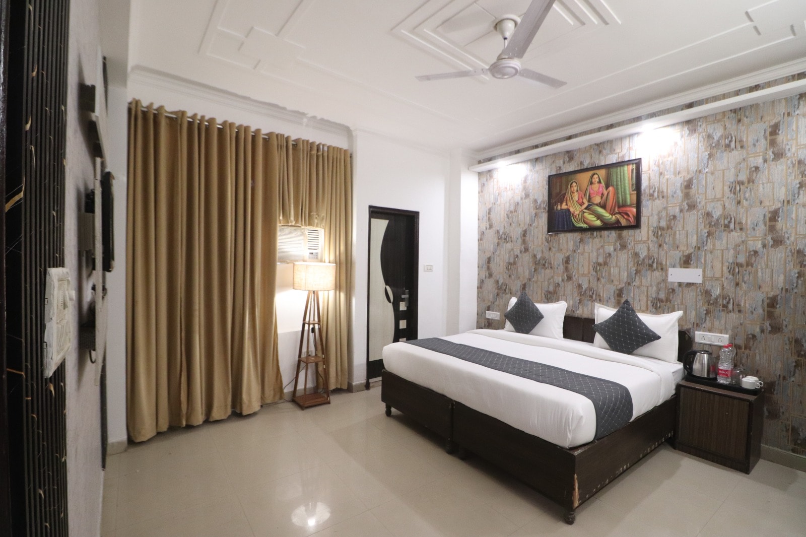 Hotel Stay Villa By Aashiyana - Tap to explore photos
