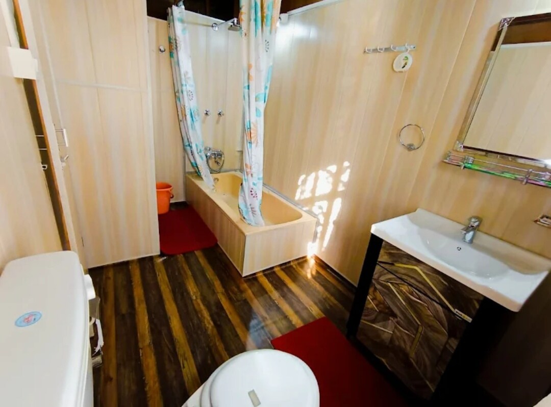 New Jeddah Houseboat - Tap to explore photos