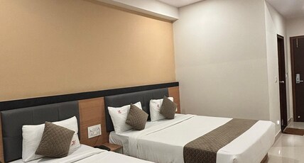 HOTEL KALYAN SUITES Room Type - PREMIUM THREE BED AC
